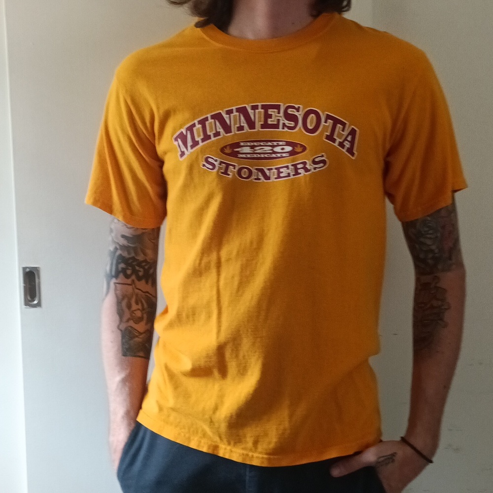 Men's MN Stoners medium short sleeve